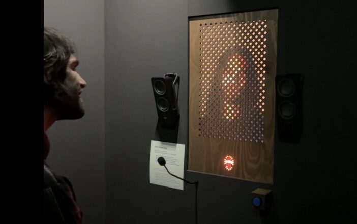 Im Beichtstuhl ein Gespräch mit KI-Jesus