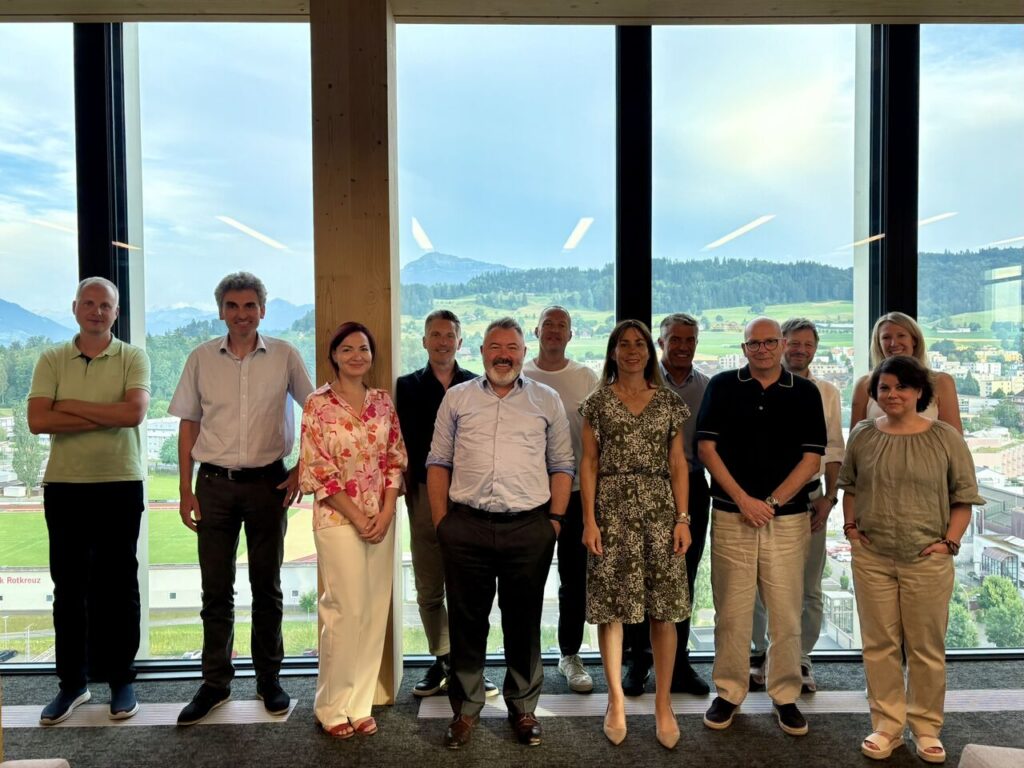 Gruppenbild vom ersten Treffen des Advisory Boards des Applied AI Centers.