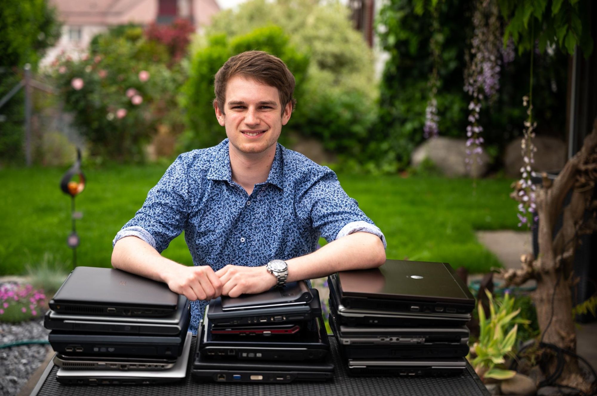 Wirtschaftsinformatik-Student sammelt alte Laptops für den guten Zweck