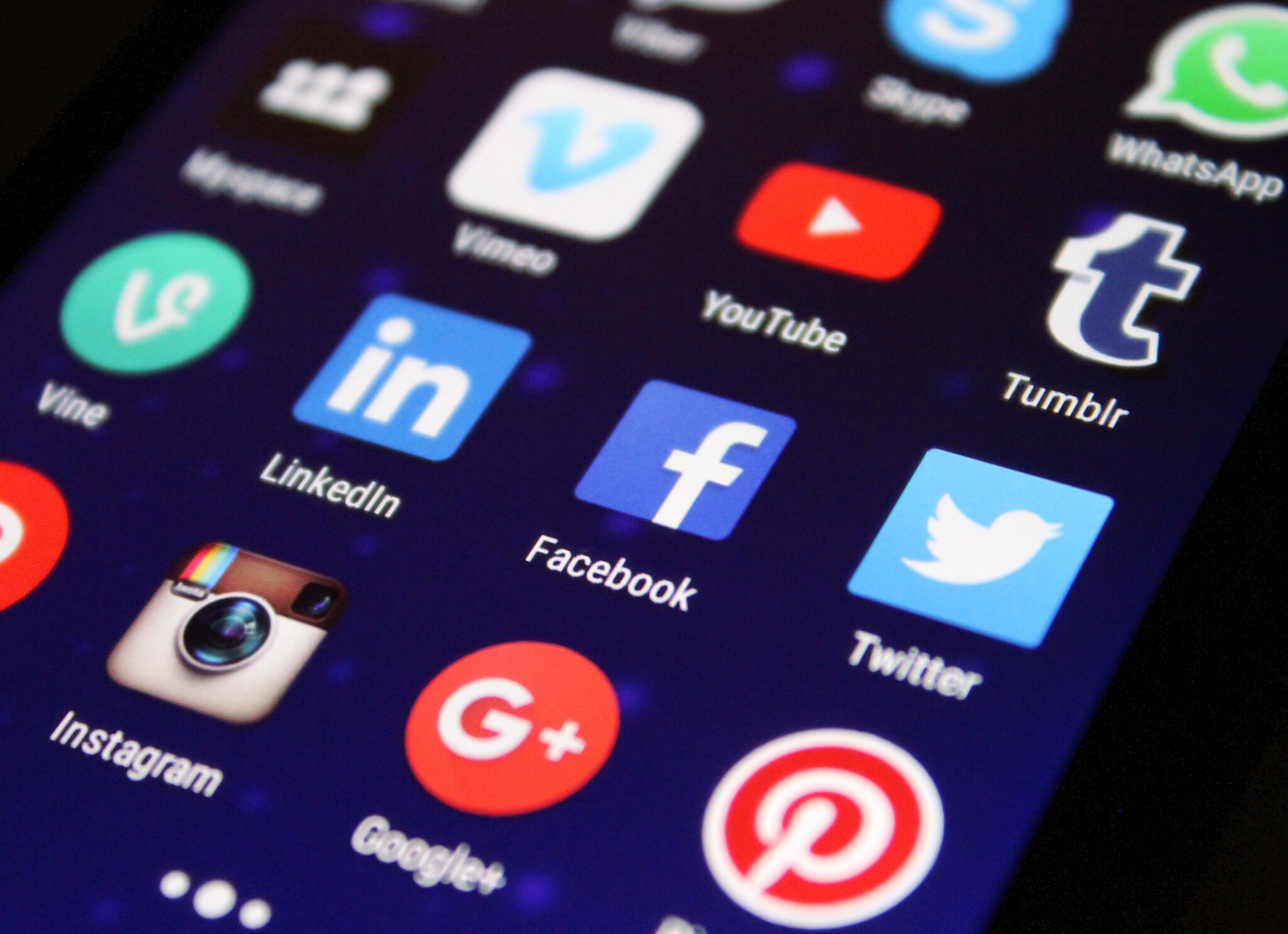 Risiken sozialer Medien für Unternehmen – Was tun?