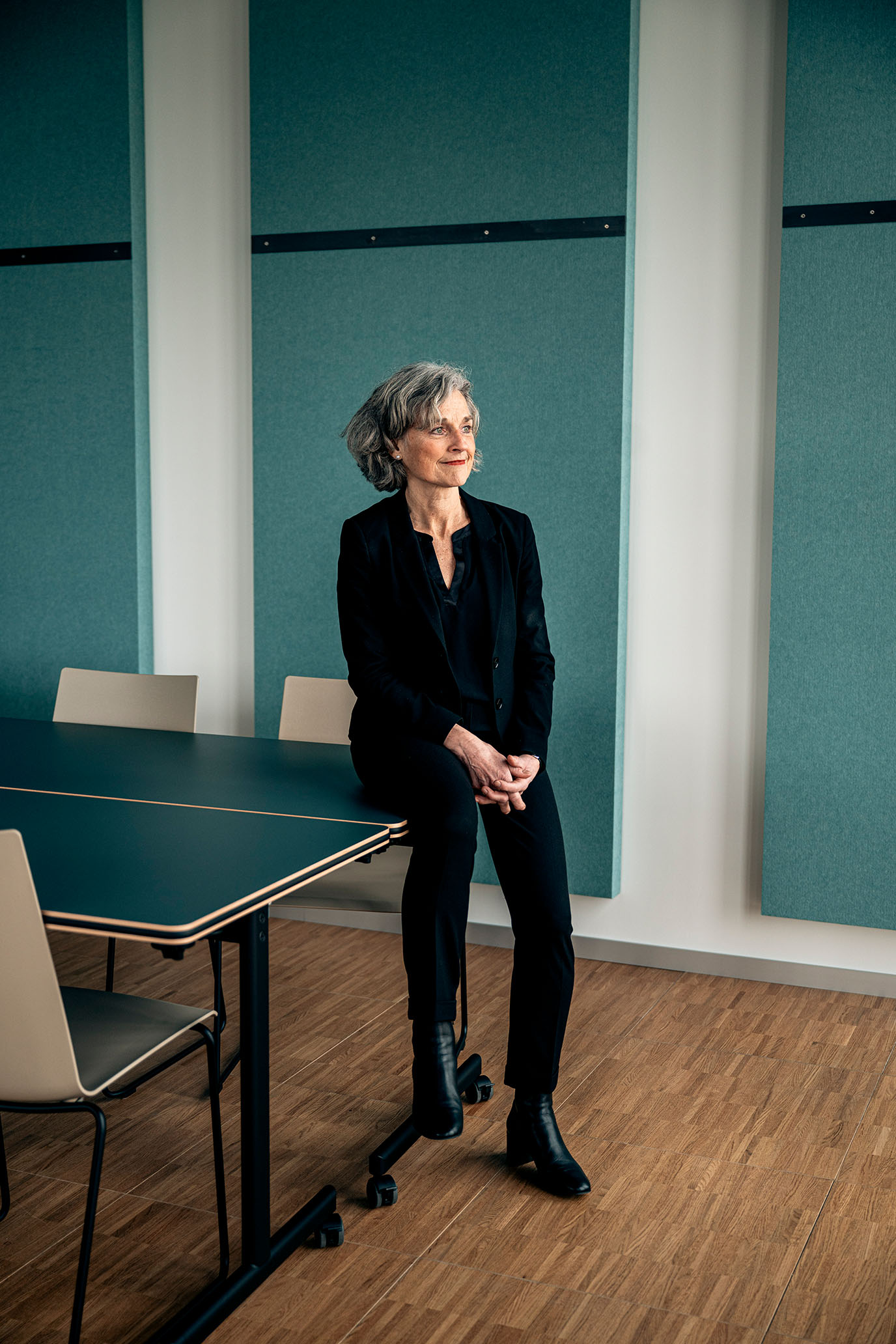 Portrait von Dorothee Guggisberg im neuen Gebäude