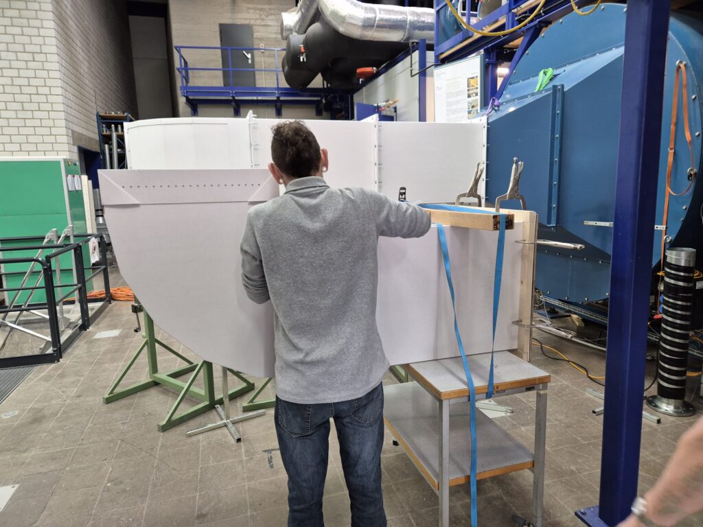 Lüftungskanäle aus Karton im Prüflabor der Gebäudetechnik an der HSLU.